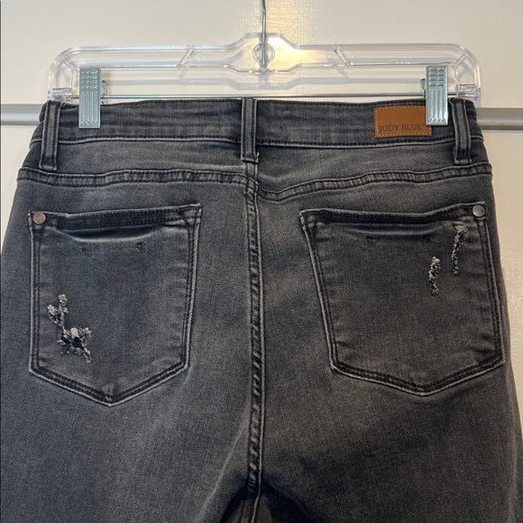 Judy Blue Dark grey/black Distressed capri jeans size 7/28. - Picture 7 of 12